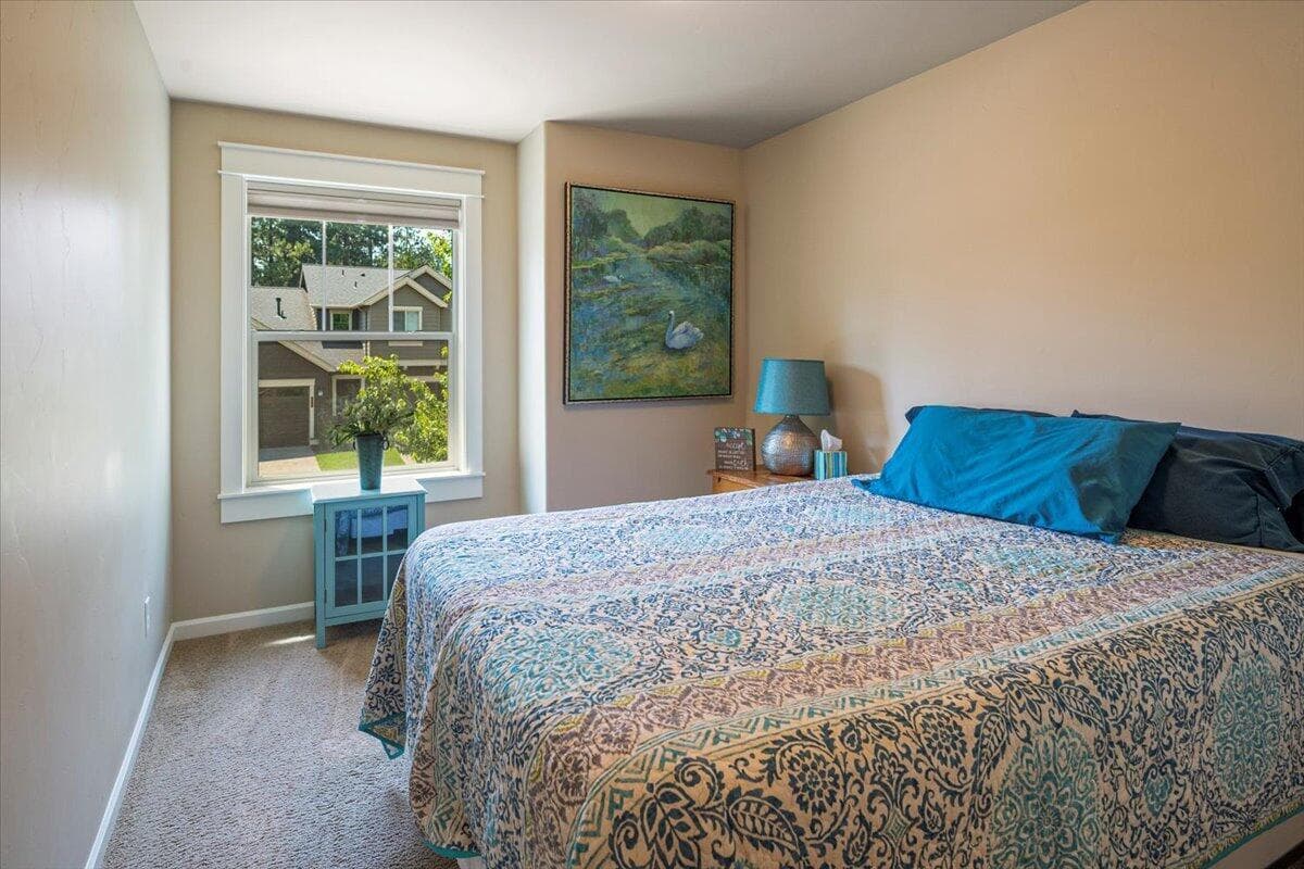 Photo of 60342 SE Hedgewood Lane 32 of 48