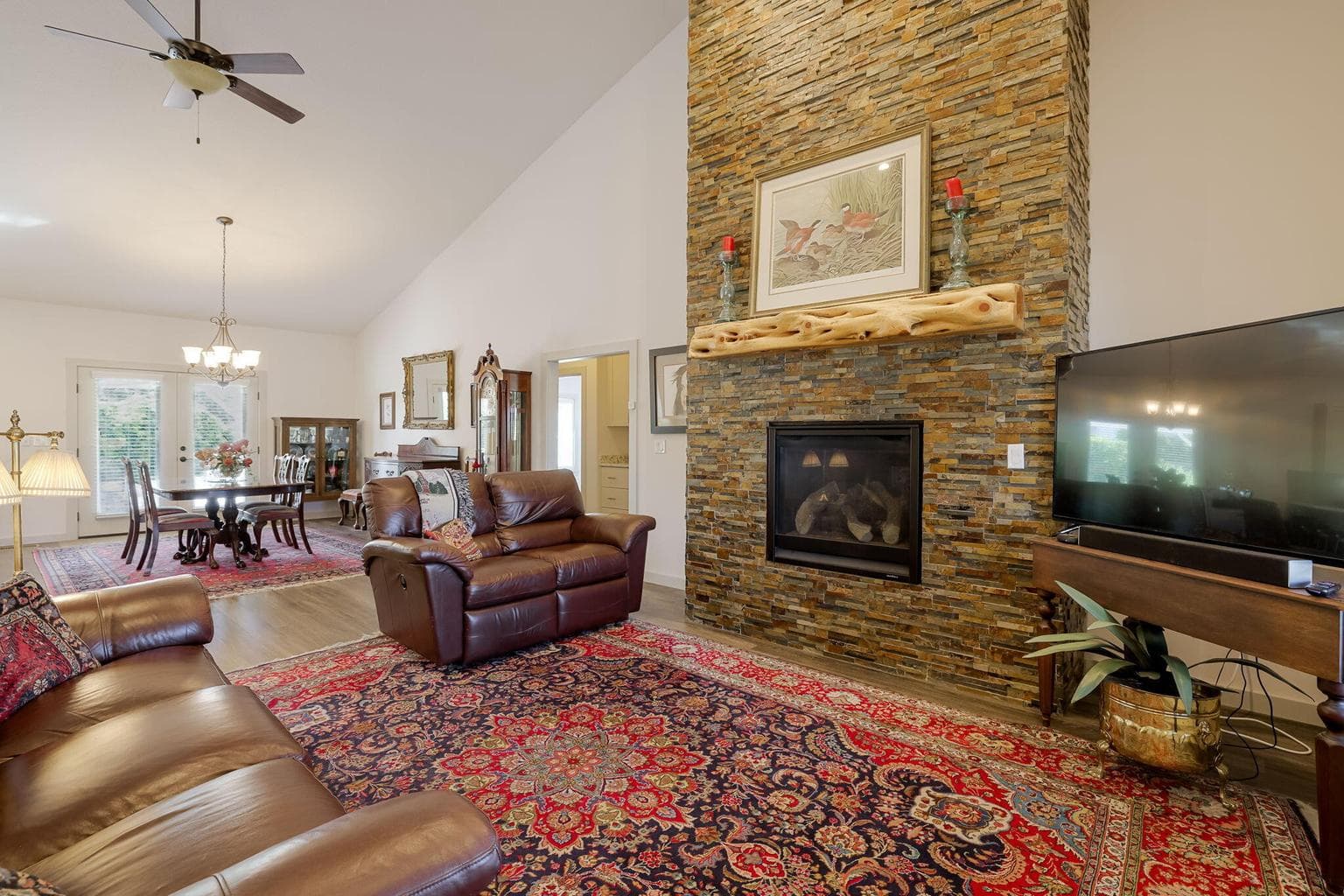 Photo of 3776 SW Wickiup Place 11 of 60