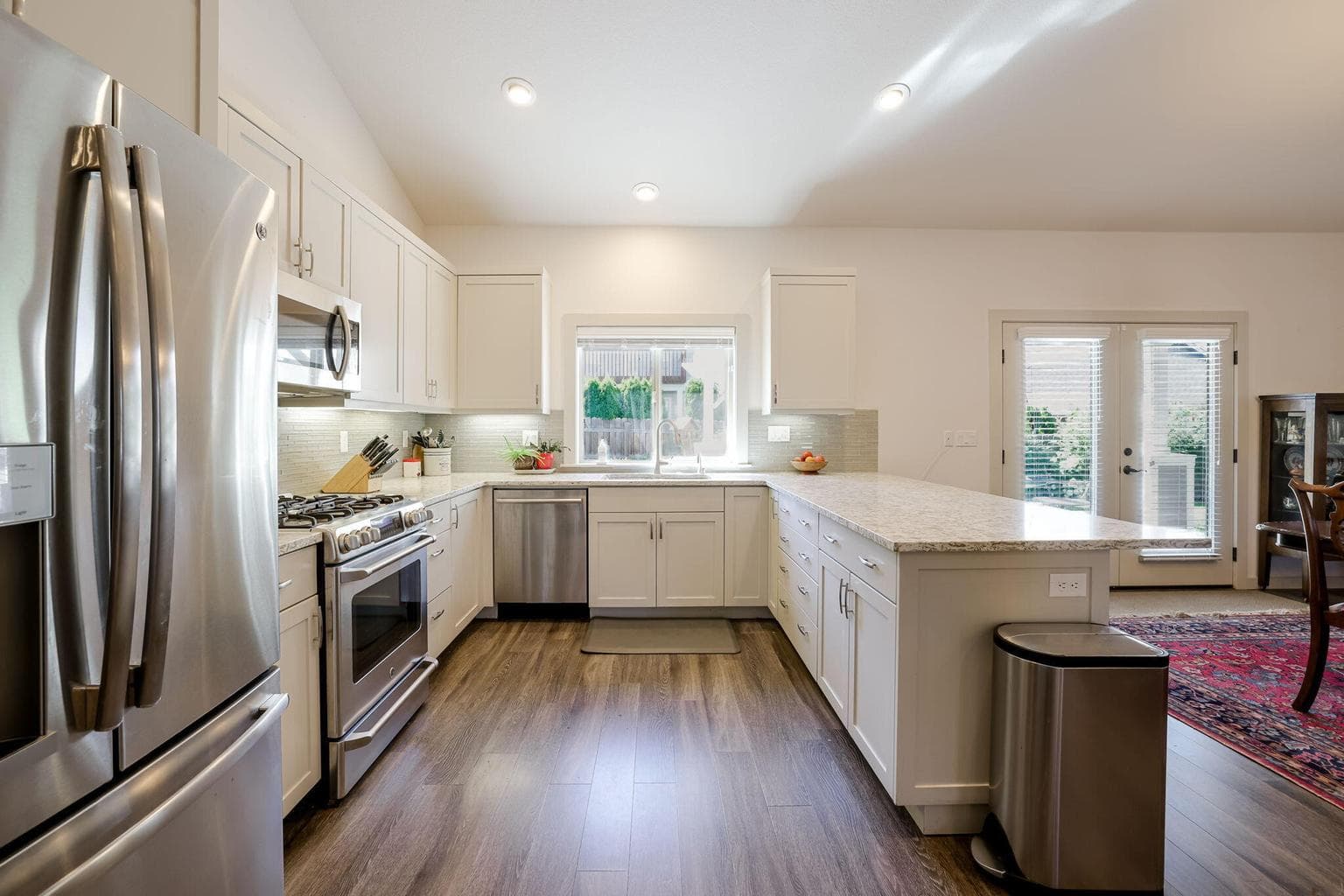 Photo of 3776 SW Wickiup Place 14 of 60