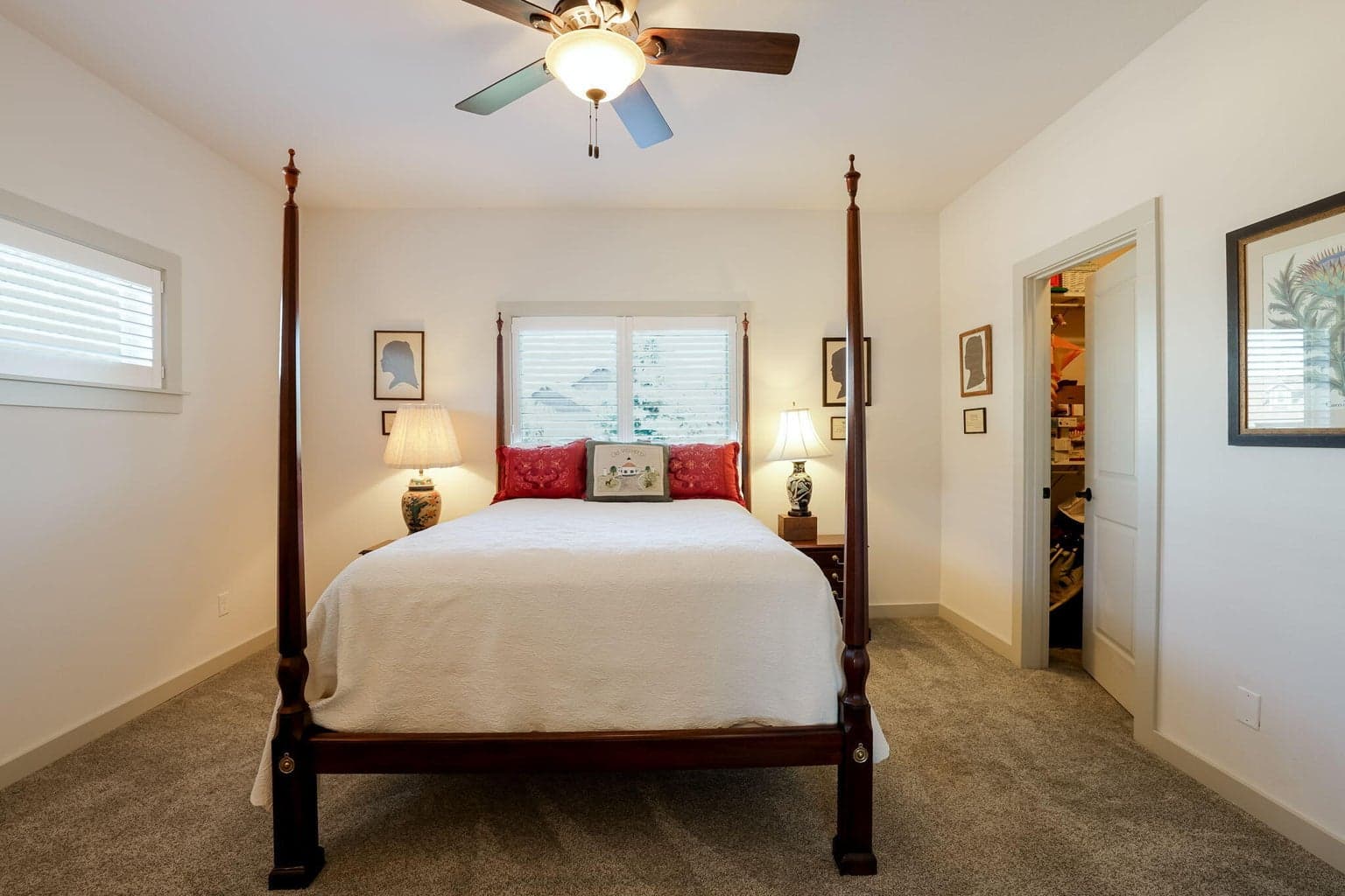Walk-in Closet