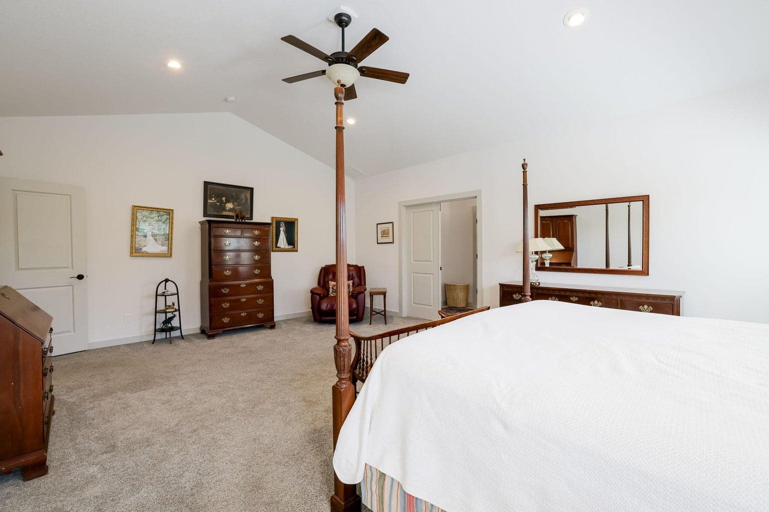 Photo of 3776 SW Wickiup Place 21 of 60