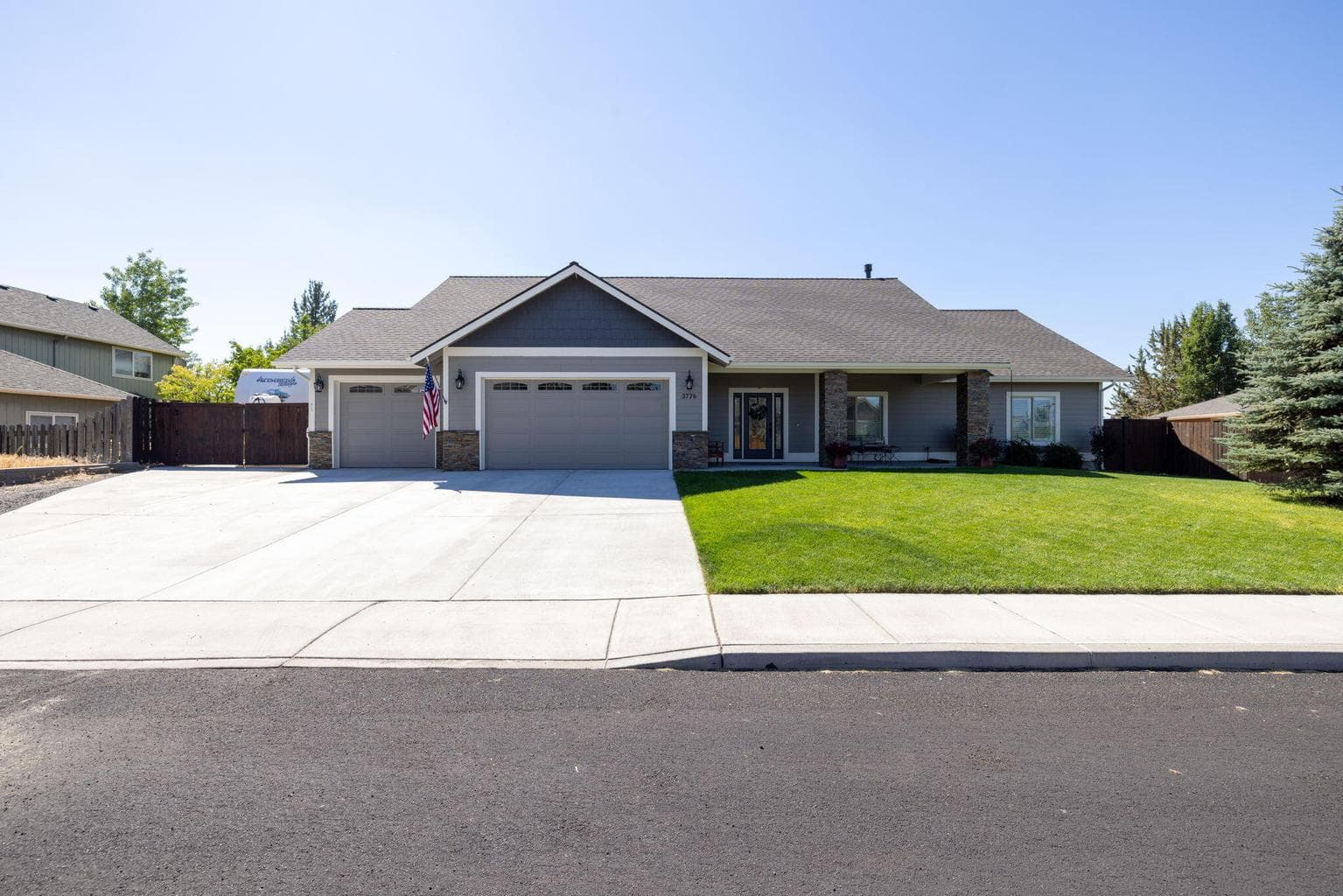 3776 SW Wickiup Pl, Redmond, OR 2542 SF, 3 Bed, 2.5 Bath