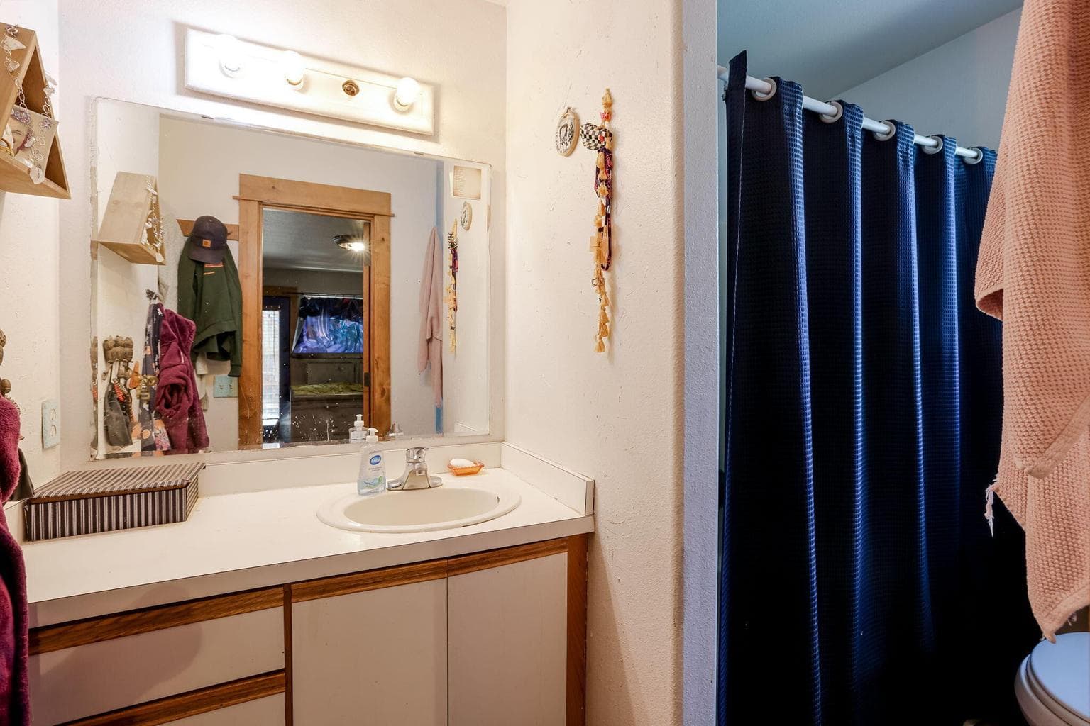 Photo of 196 SE Windance Court 18 of 35