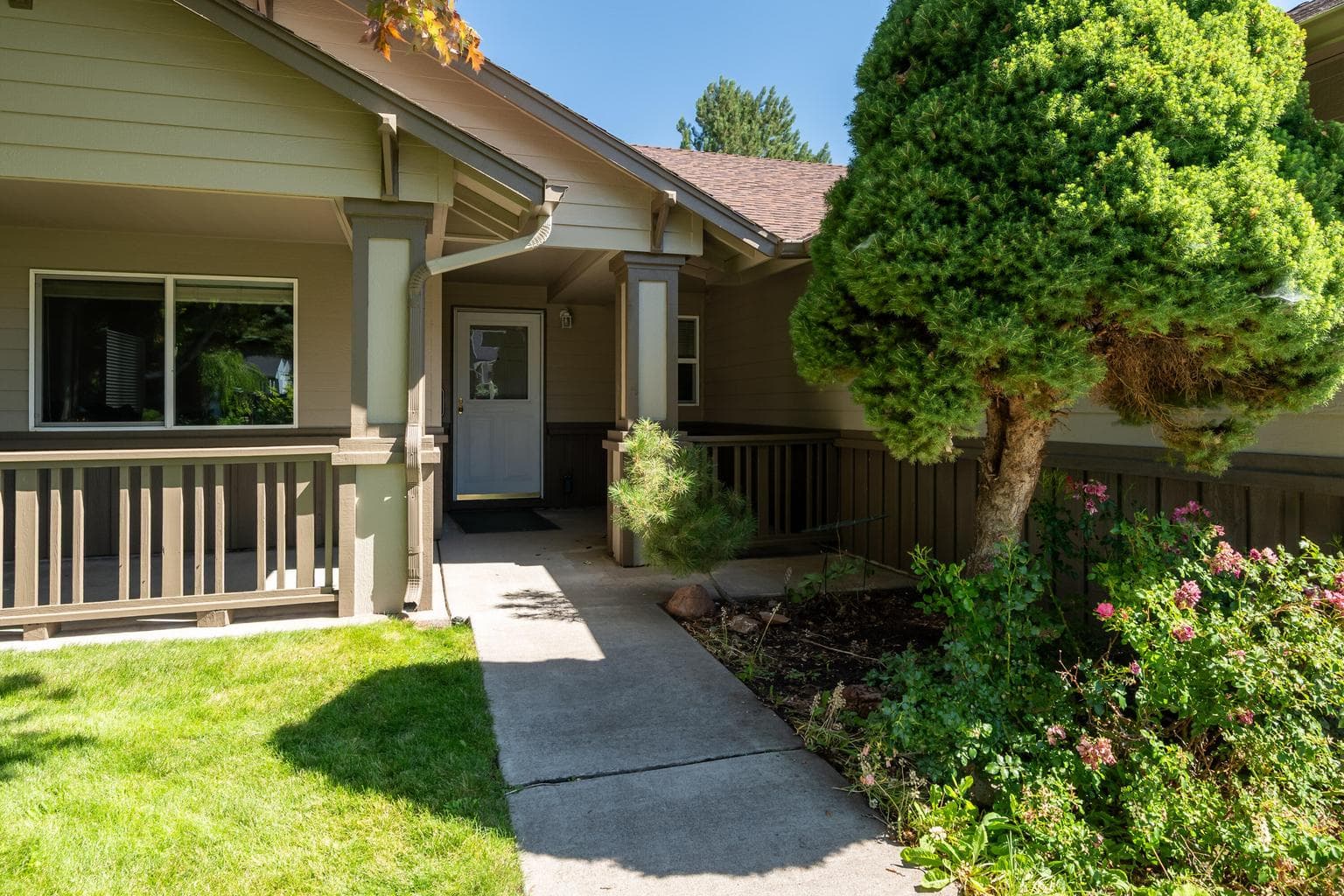 Photo of 857 Poplar 3 of 36