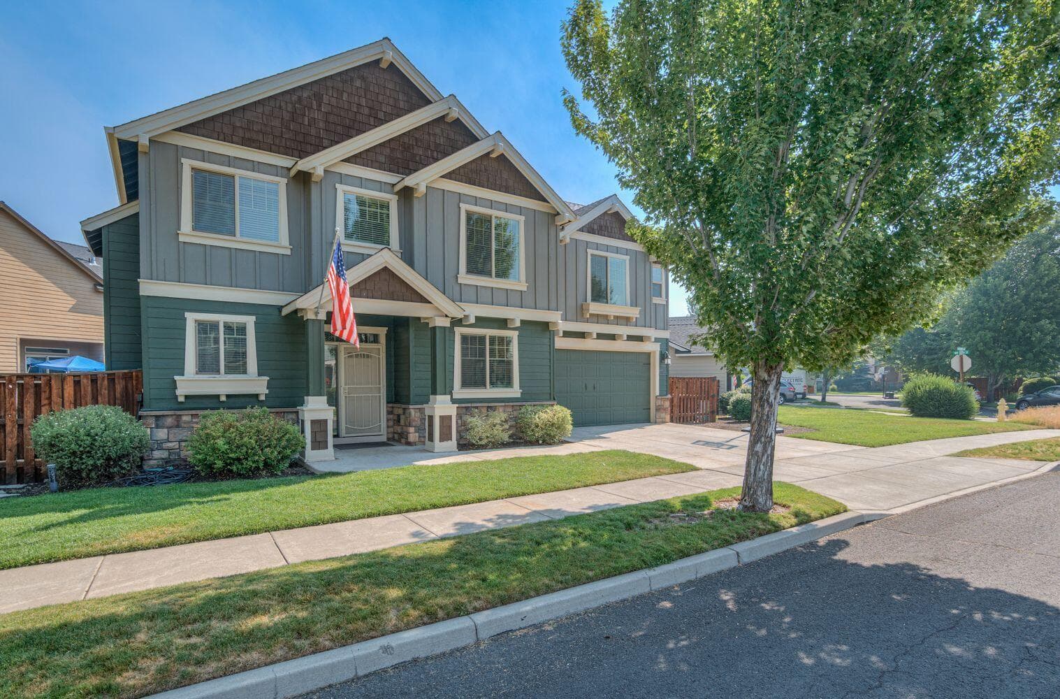 Photo of 630 28th 2 of 35
