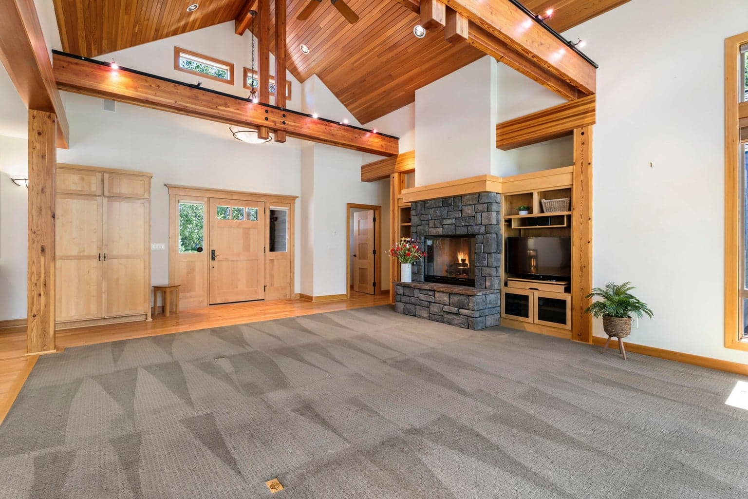 Photo of 57941 Cypress Lane 8 of 39