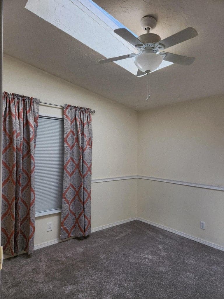 Different view of 2nd bedroom.