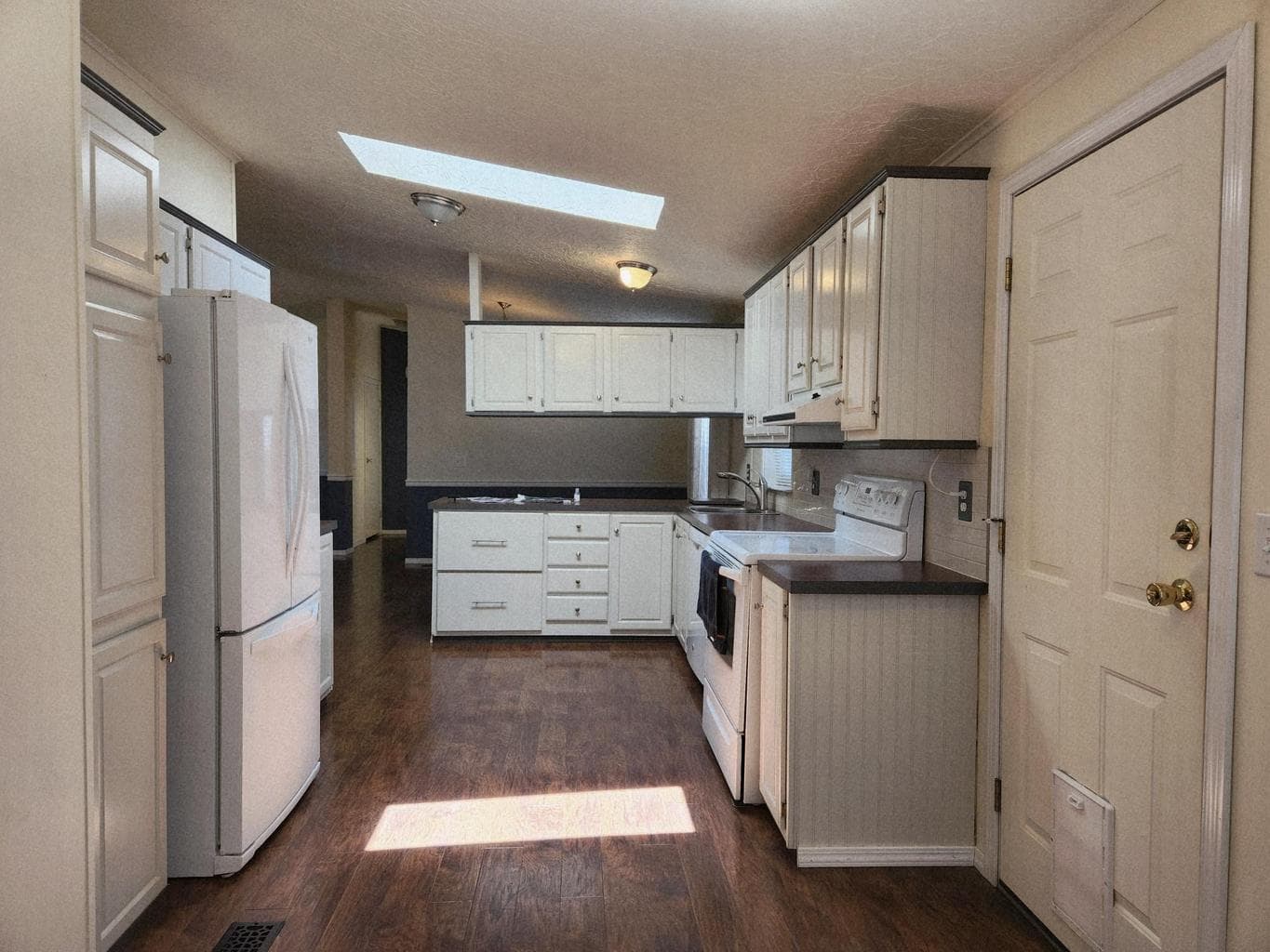 All appliances included.