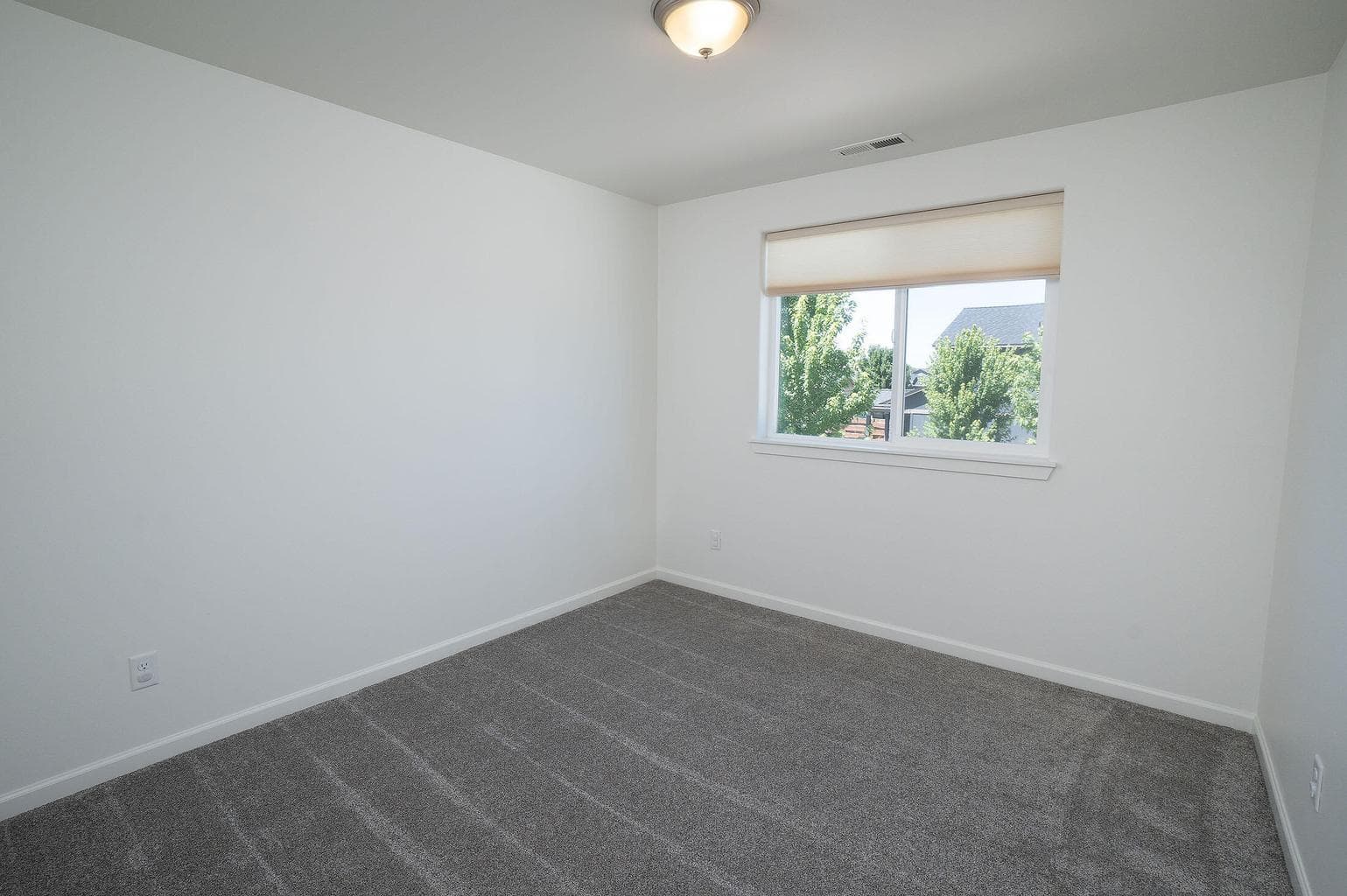 Photo of 20517 Dylan Loop 15 of 18