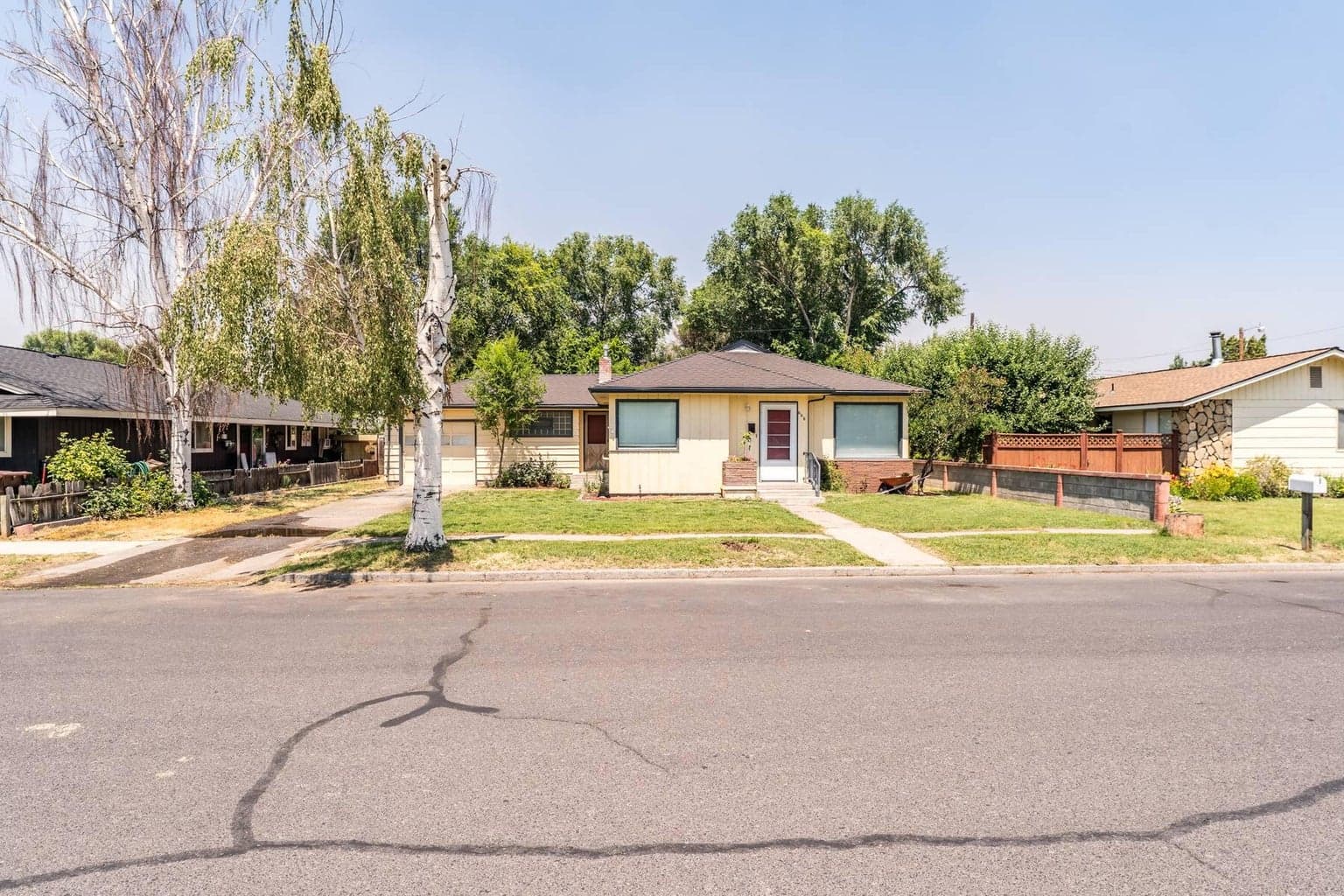 Photo of 555 4th 1 of 20