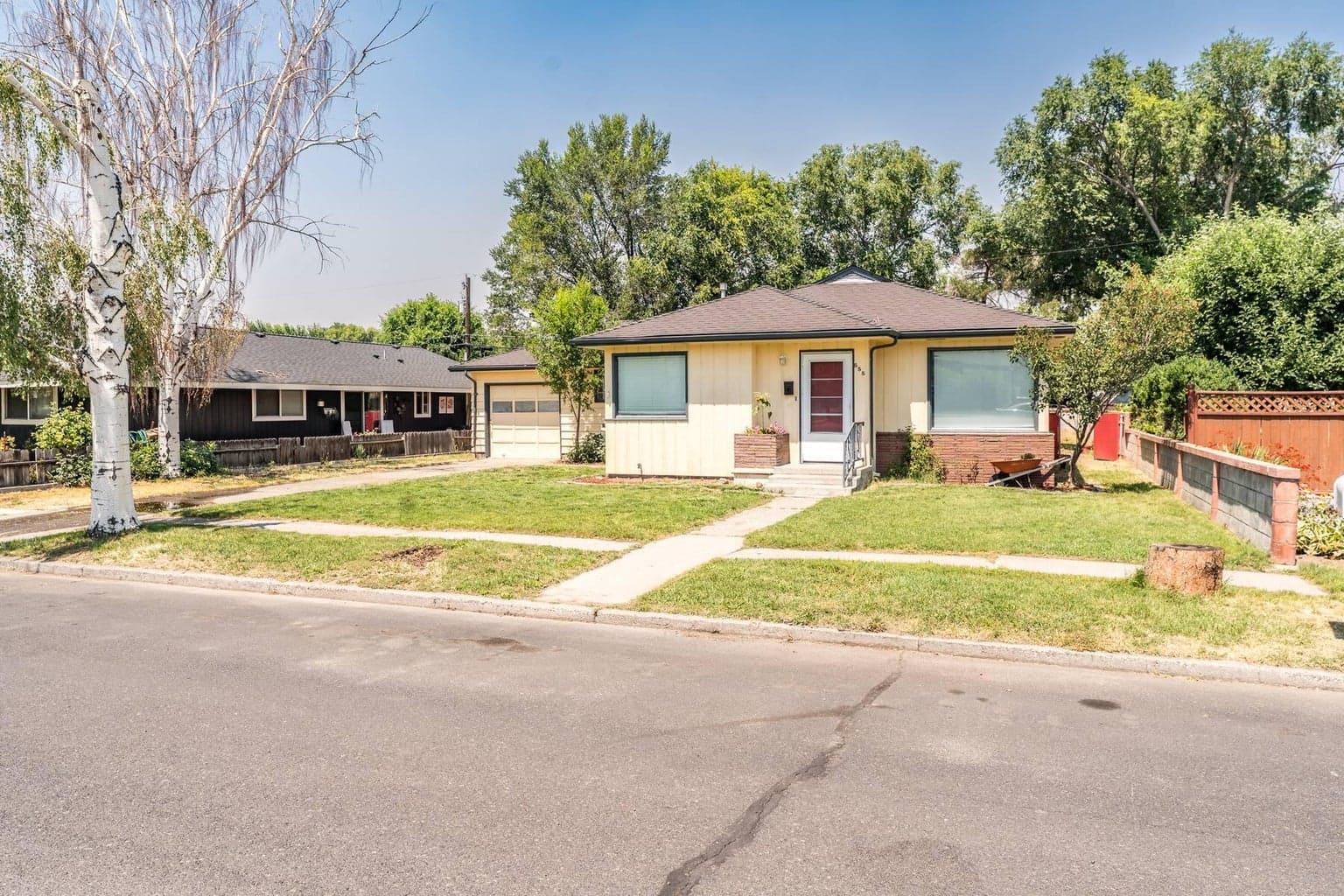 Photo of 555 NW 4th Street 13 of 20