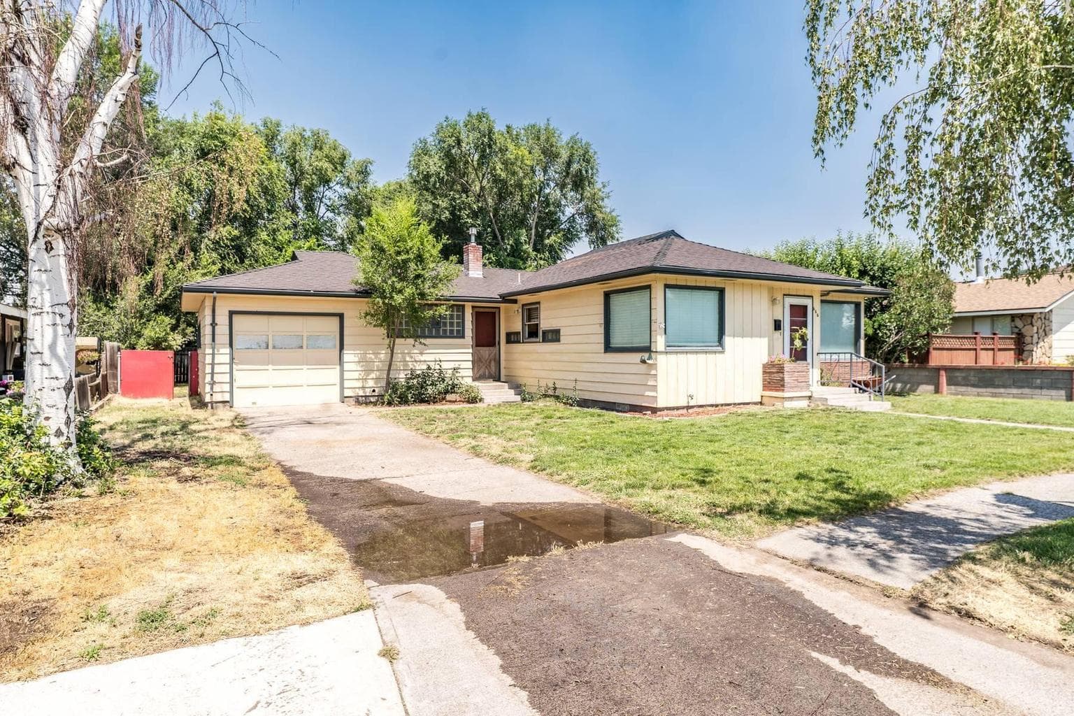 Photo of 555 NW 4th Street 14 of 20
