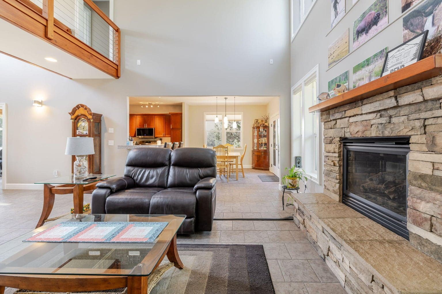 Photo of 63225 NE Eastview Drive 10 of 37