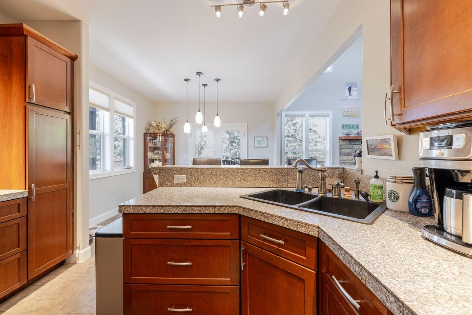 Photo of 63225 NE Eastview Drive 15 of 37