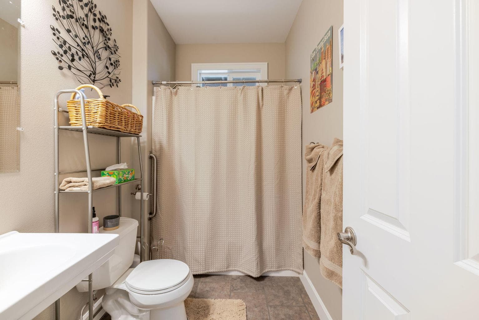 Photo of 63225 NE Eastview Drive 18 of 37