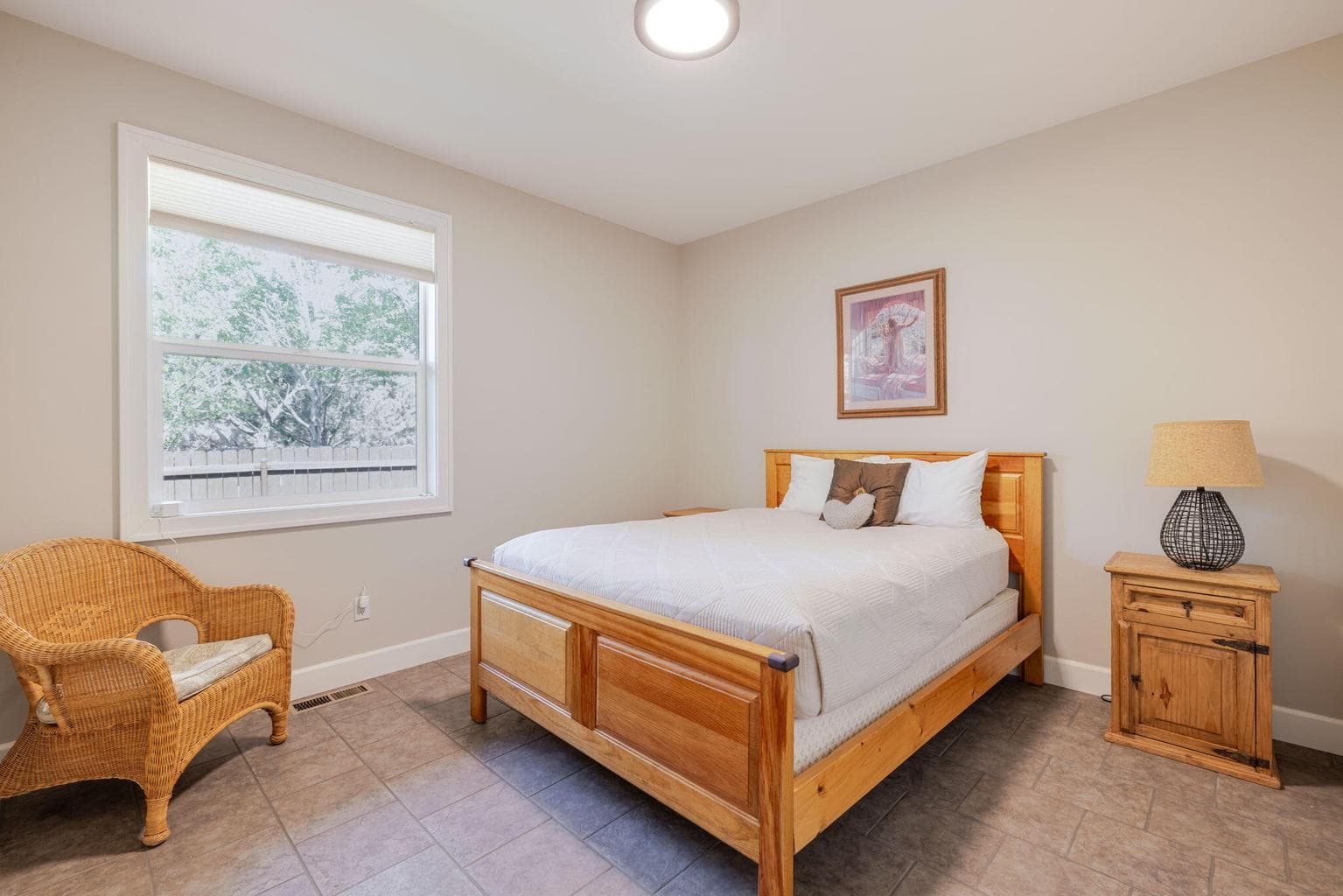 Photo of 63225 NE Eastview Drive 17 of 37