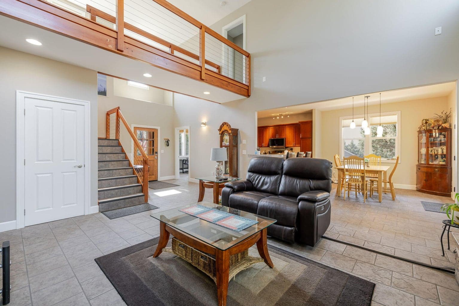 Photo of 63225 NE Eastview Drive 19 of 37