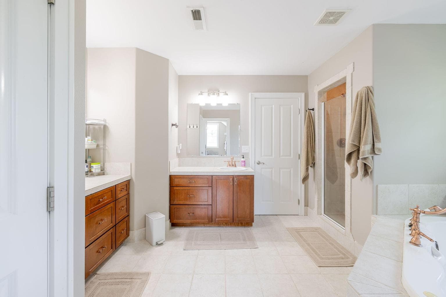 Photo of 63225 NE Eastview Drive 22 of 37