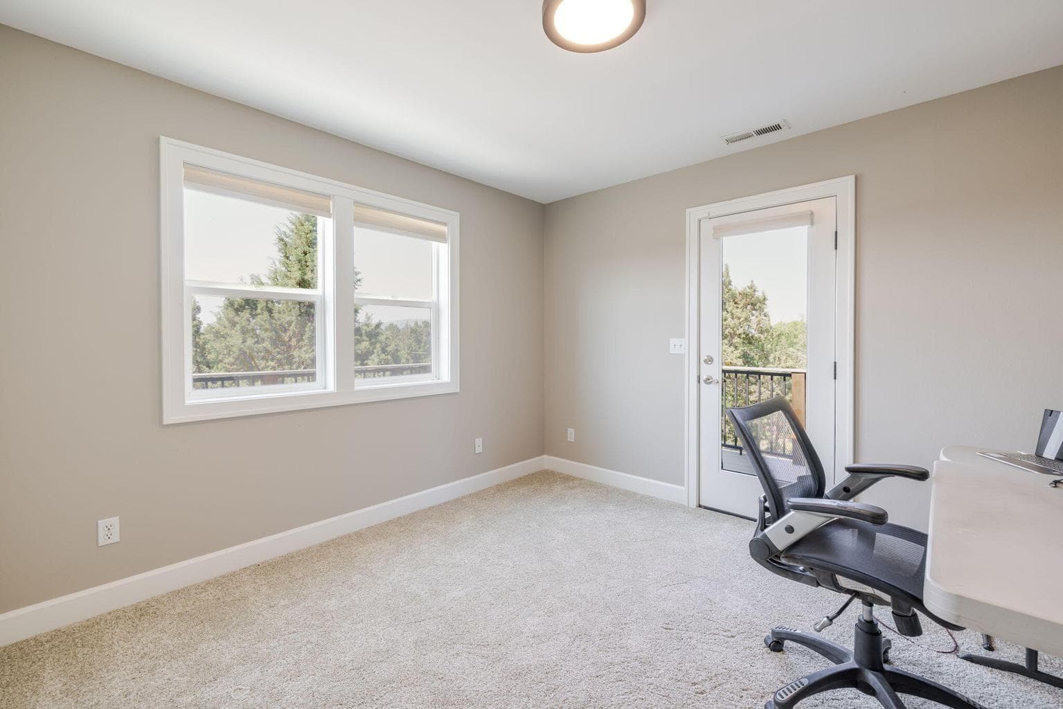Photo of 63225 NE Eastview Drive 25 of 37