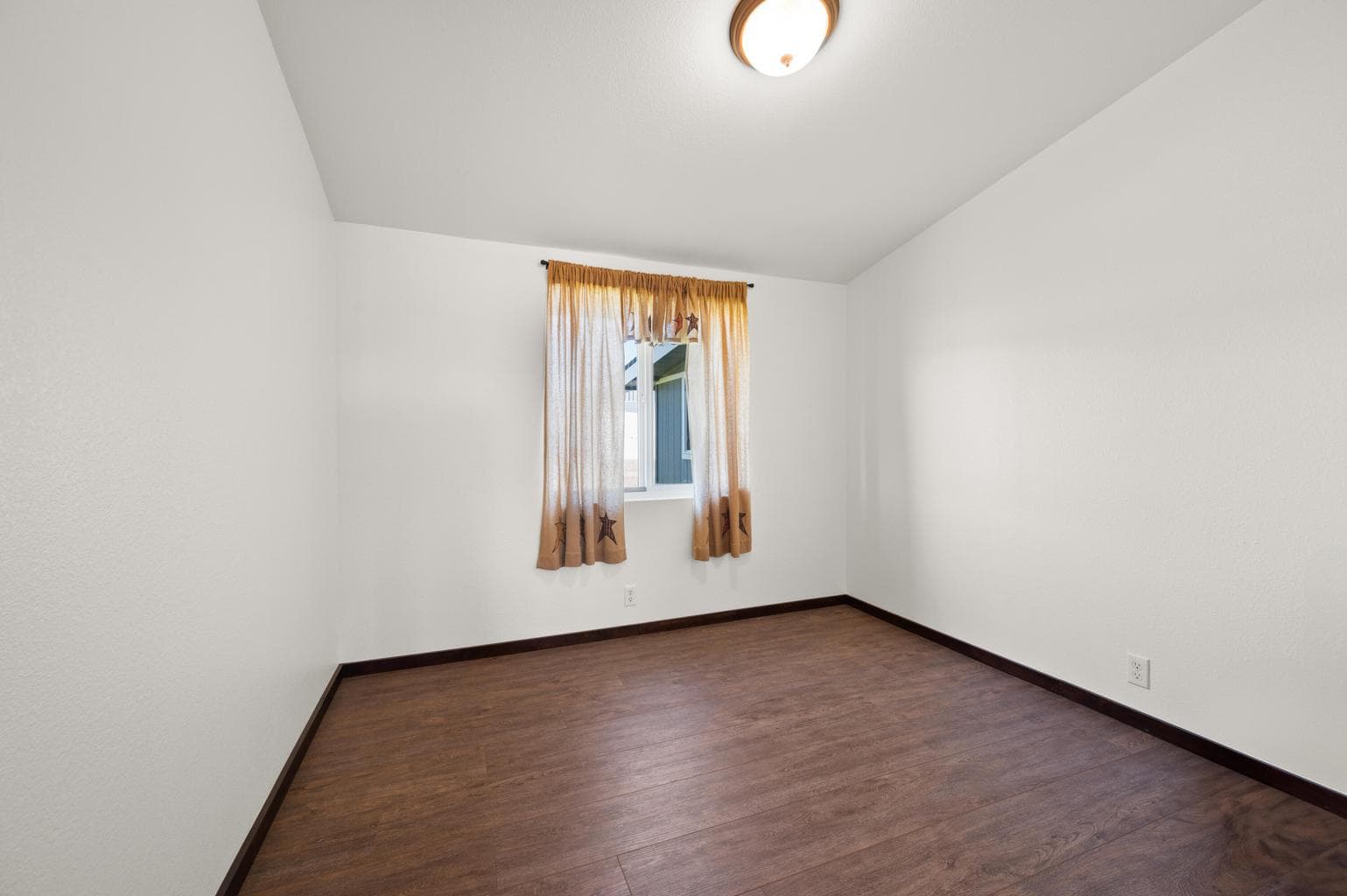 Photo of 6485 SE Riordan Road 17 of 61