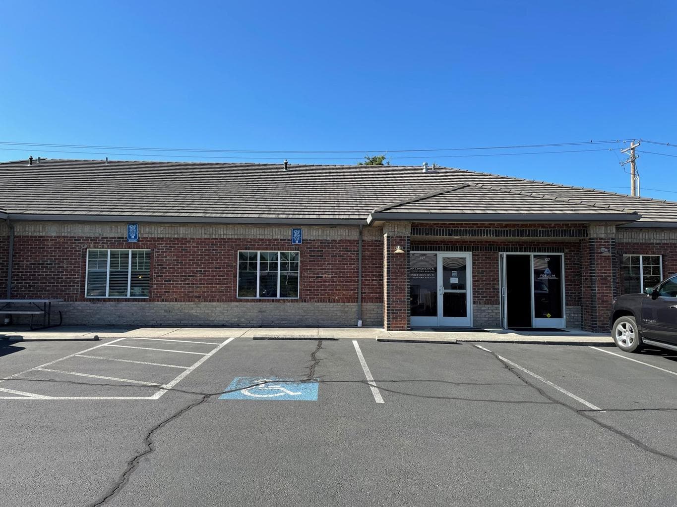 Photo of 3551 Barnett 1 of 2