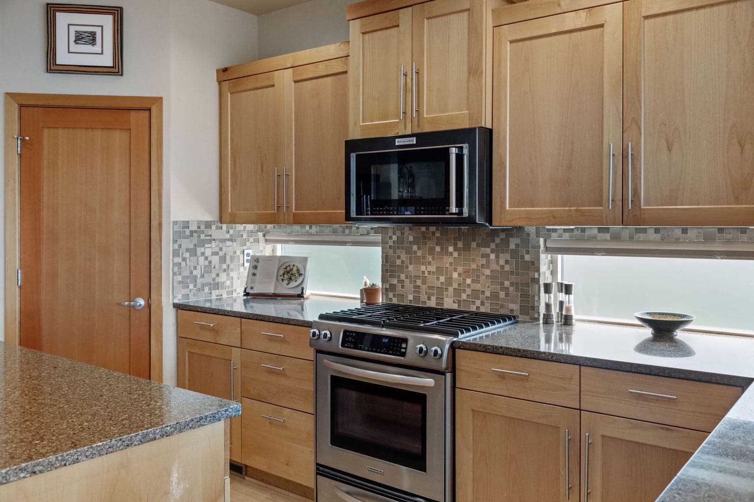 Photo of 892 SW Theater Drive 12 of 33