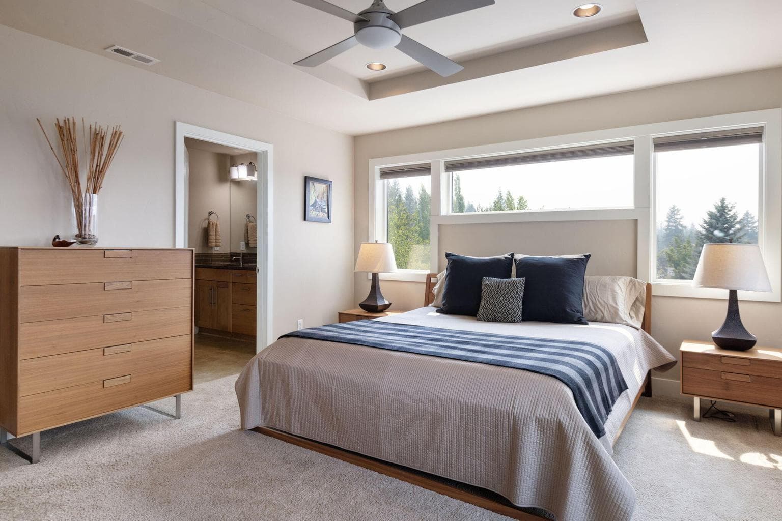 Photo of 892 SW Theater Drive 21 of 33