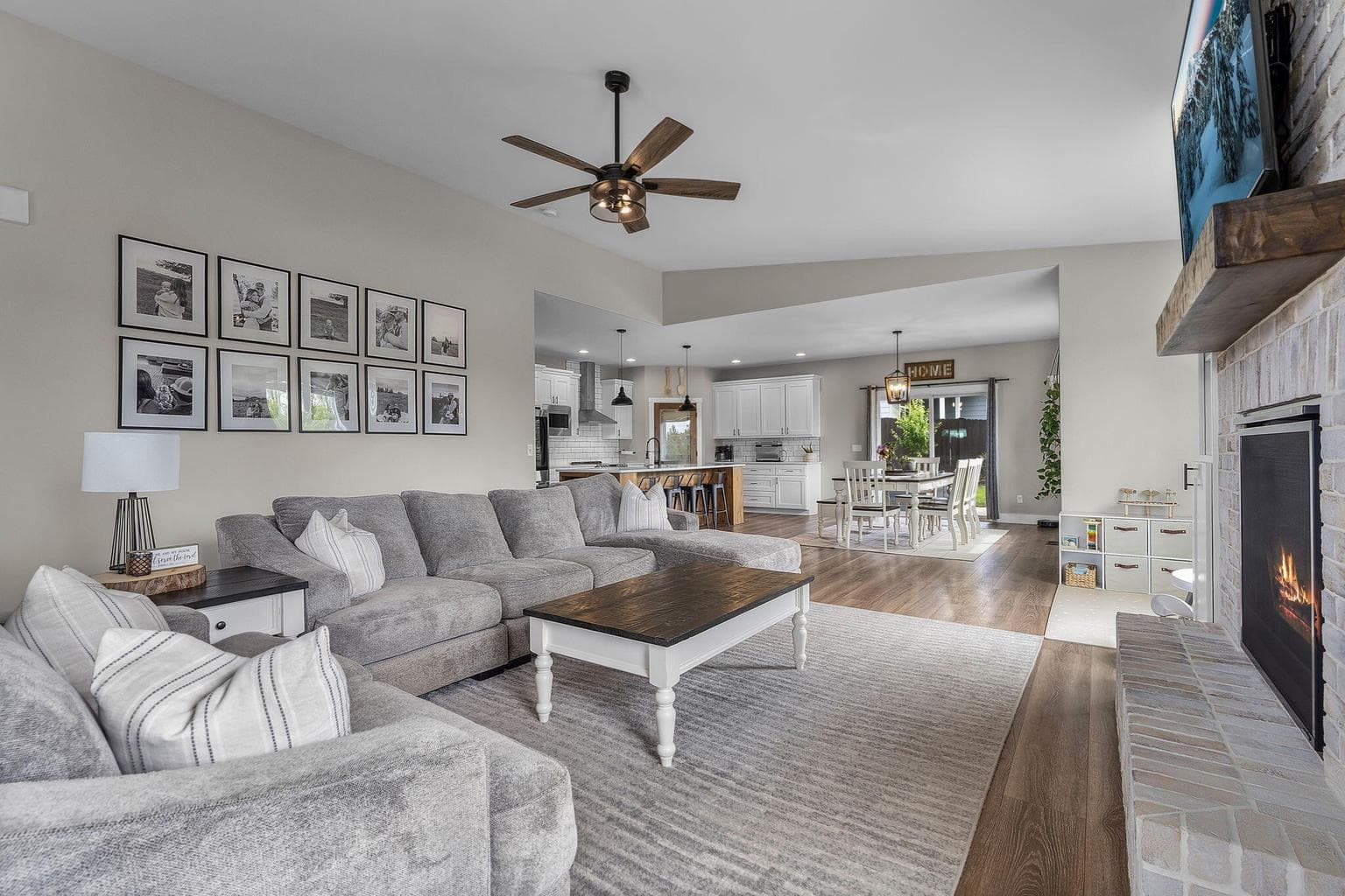 Photo of 4660 SW Salmon Avenue 8 of 32