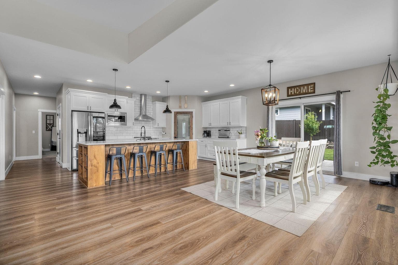 Photo of 4660 SW Salmon Avenue 13 of 32