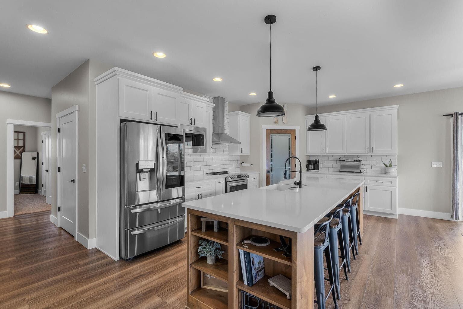 Photo of 4660 SW Salmon Avenue 15 of 32