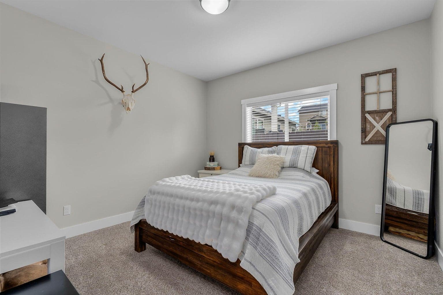 Photo of 4660 SW Salmon Avenue 20 of 32