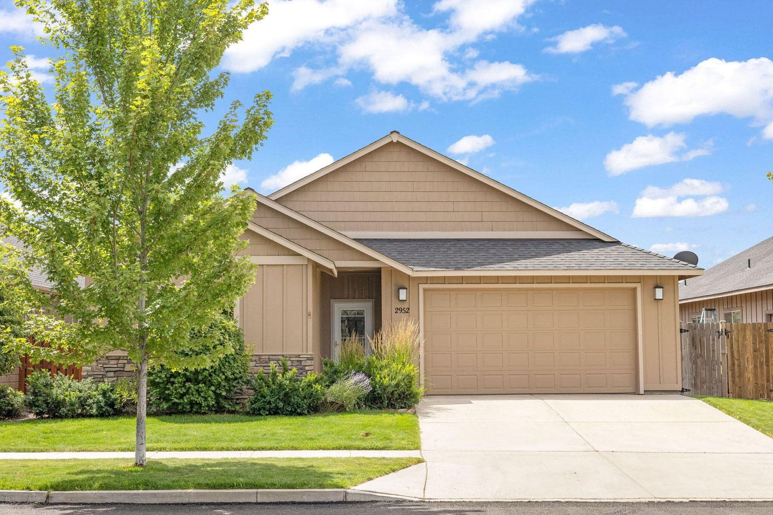 2952 NW Dogwood Ave, Redmond, OR