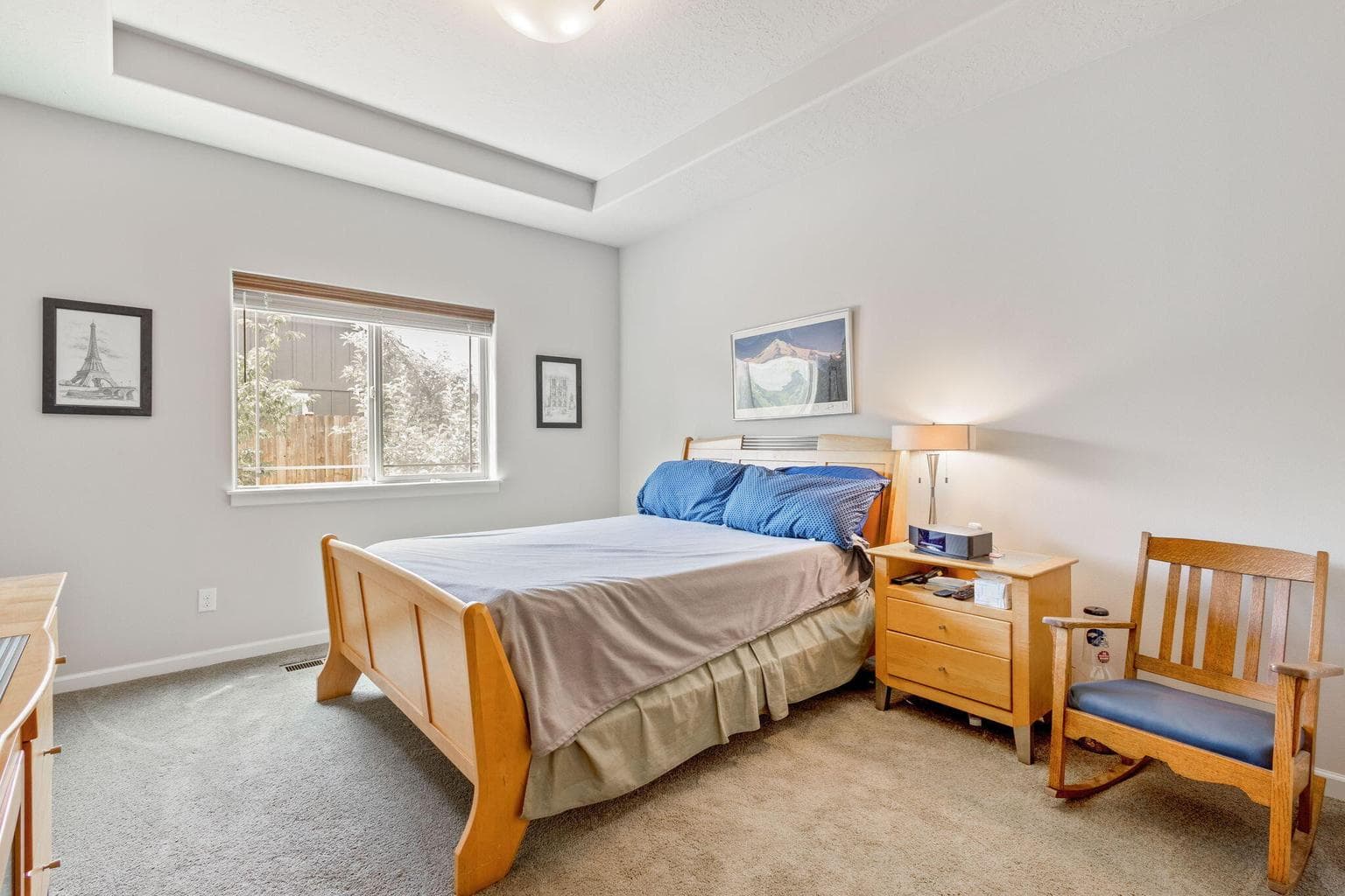 Photo of 2952 NW Dogwood Avenue 10 of 28