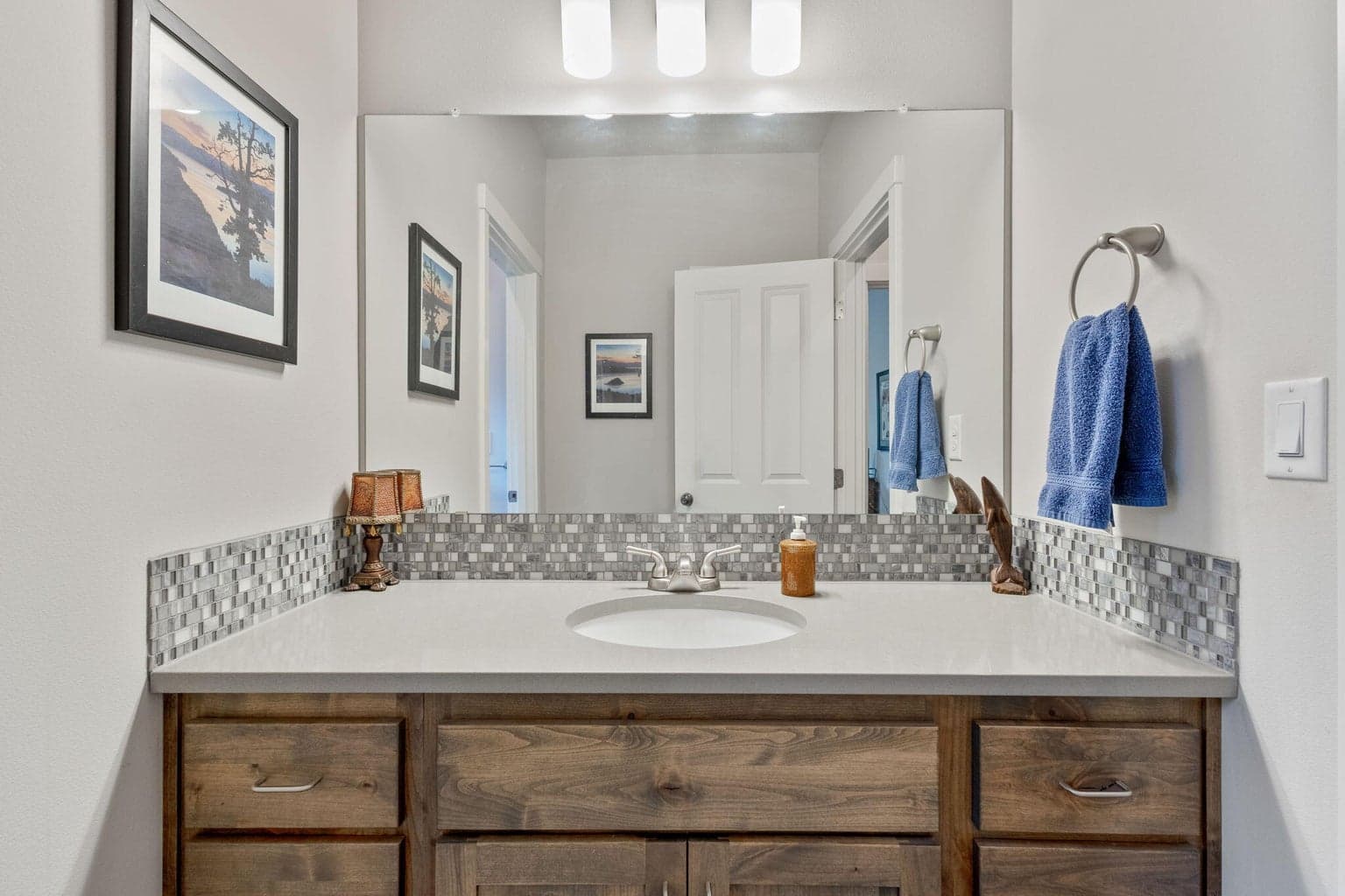 2nd bathroom