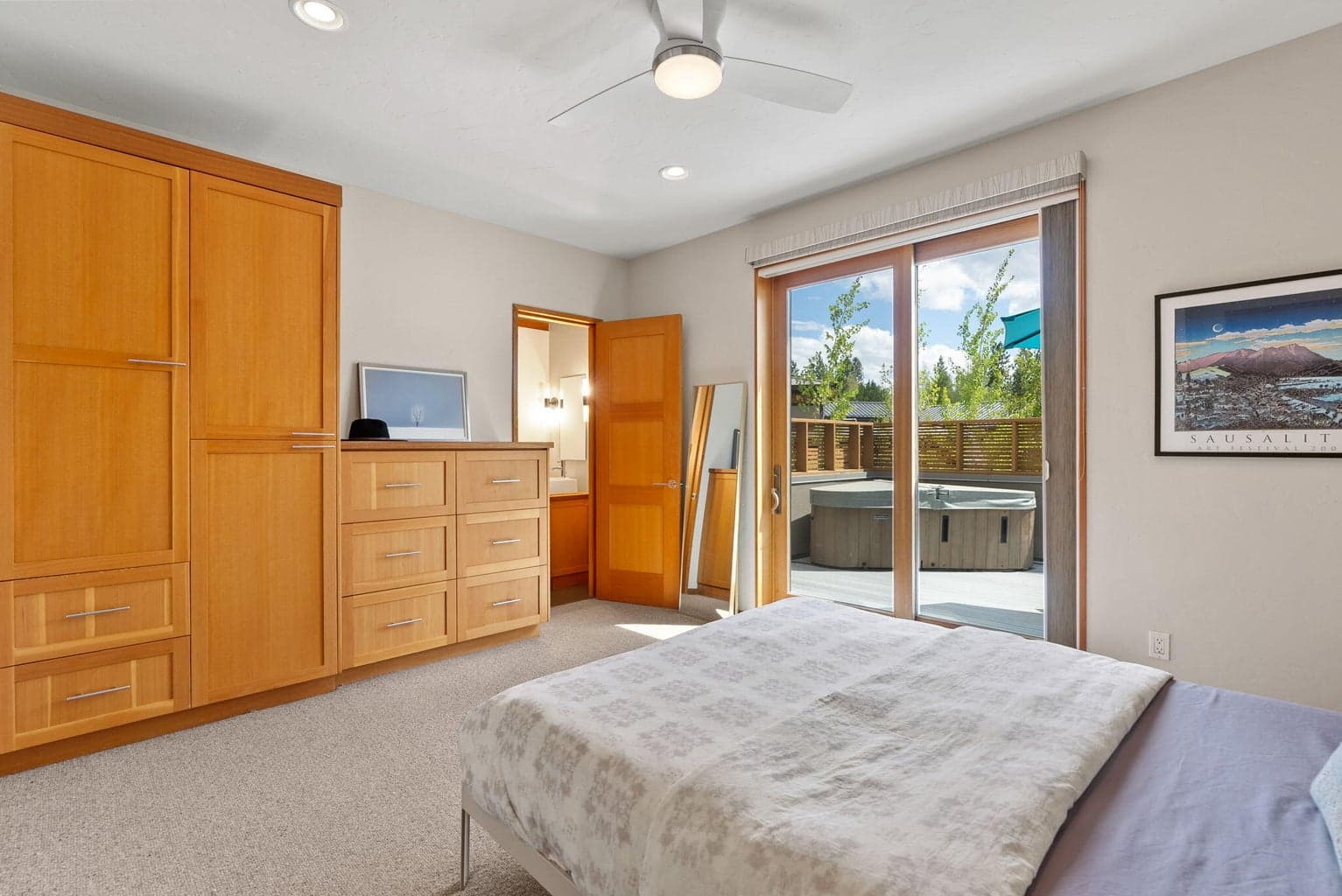 Direct access to rooftop deck for relaxing in the hot tub under the Central Oregon skies.