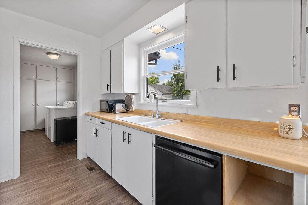 Photo of 755 NE Ochoco Avenue 12 of 25