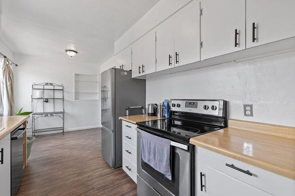 Photo of 755 NE Ochoco Avenue 13 of 25
