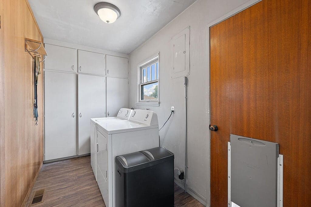 Photo of 755 NE Ochoco Avenue 14 of 25