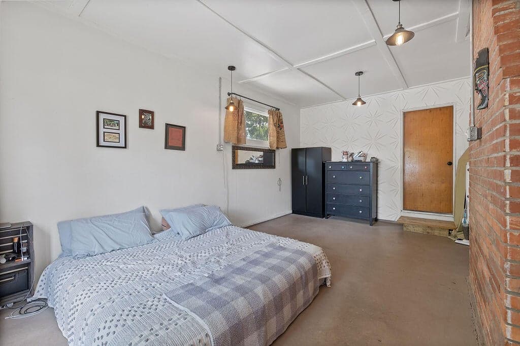 Photo of 755 NE Ochoco Avenue 19 of 25