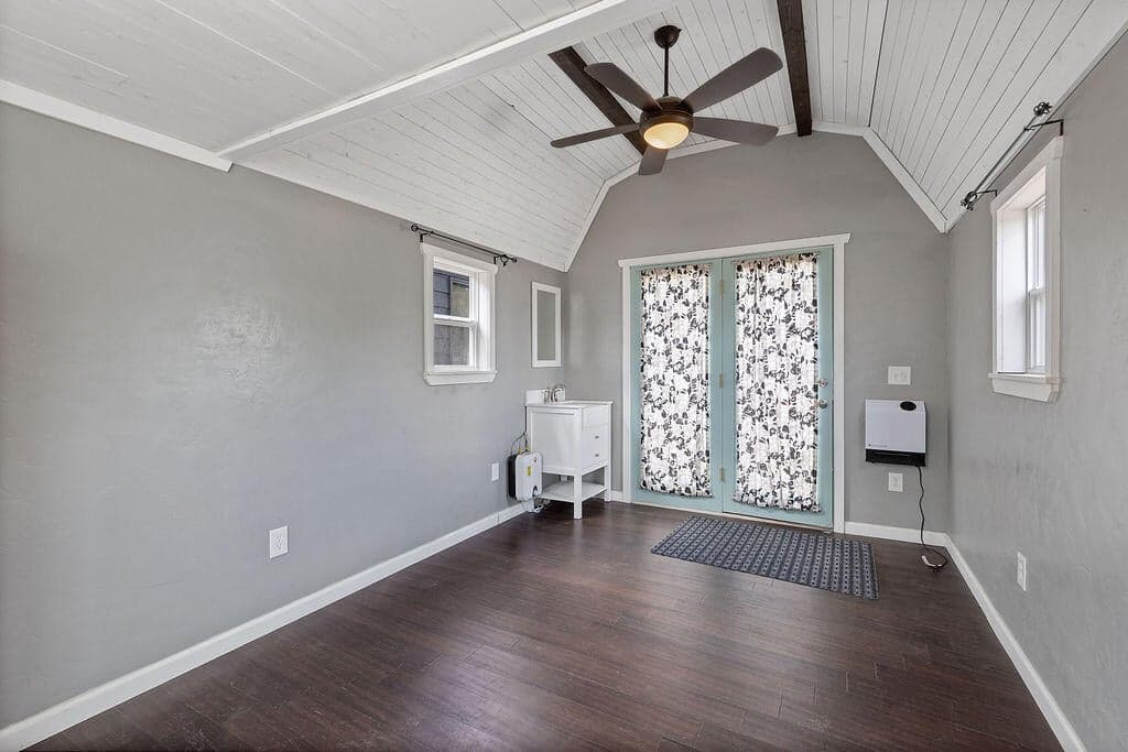 Photo of 755 NE Ochoco Avenue 24 of 25