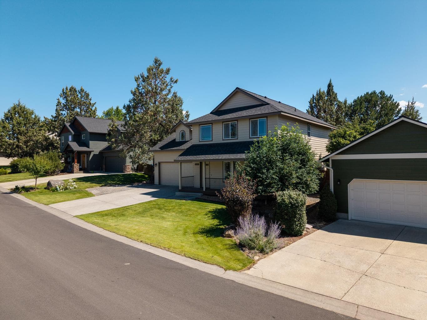Photo of 3616 SW Hillcrest Drive 43 of 47