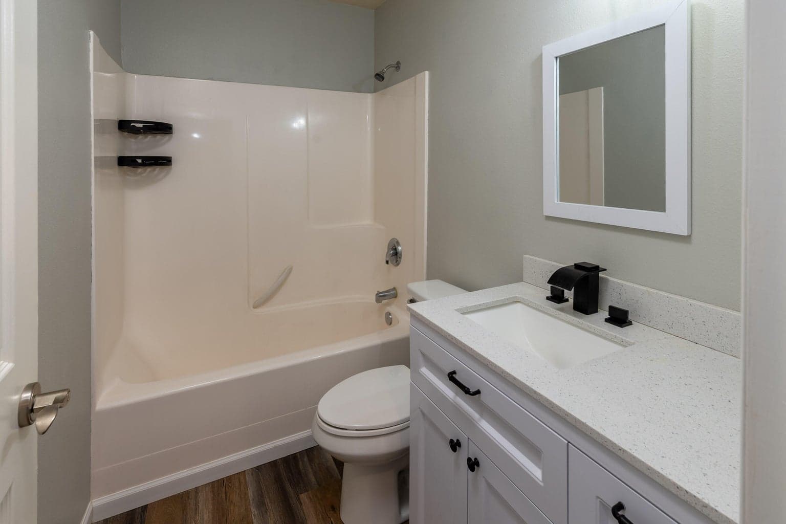 Photo of 3616 SW Hillcrest Drive 24 of 47