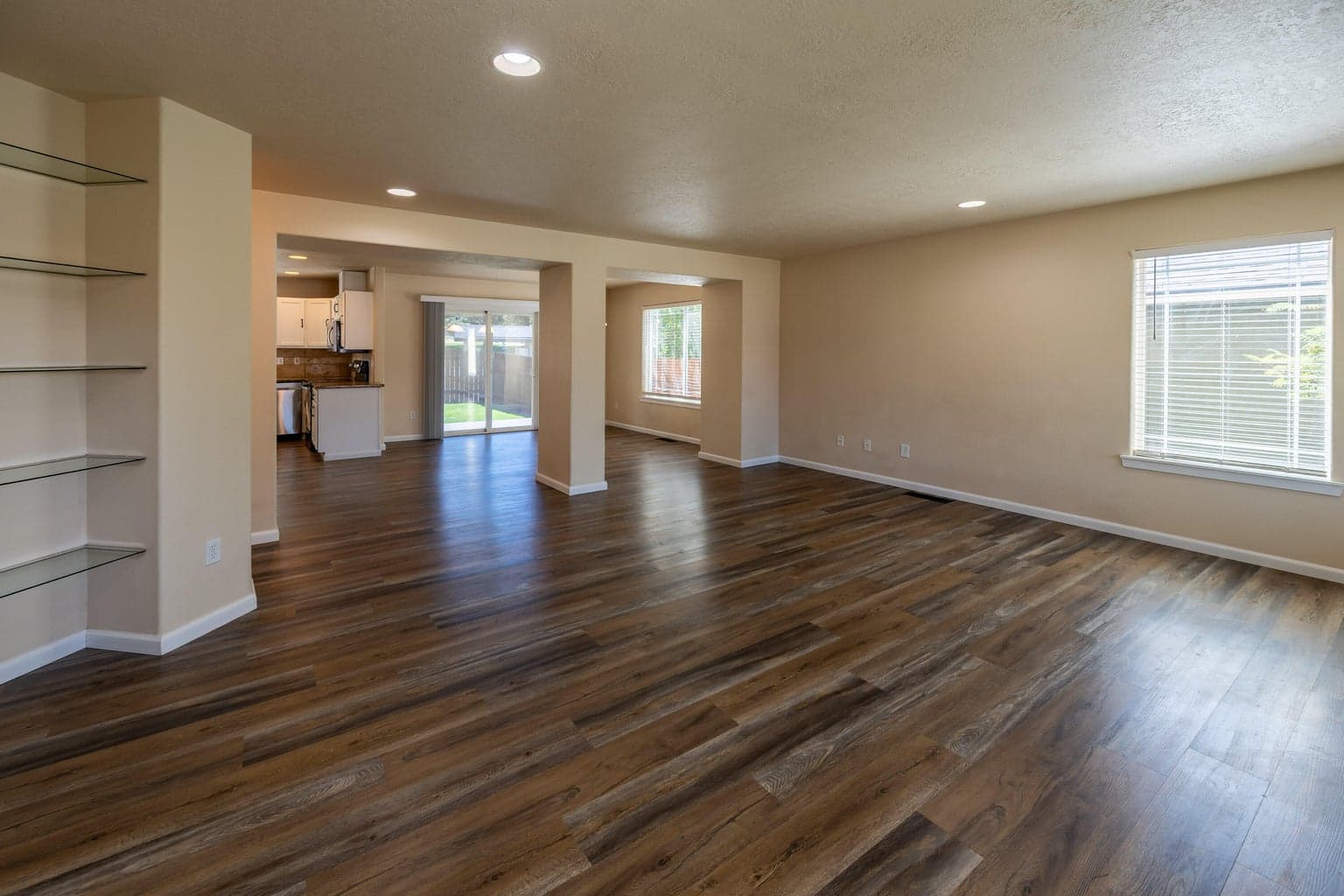 Photo of 3616 Hillcrest 5 of 47