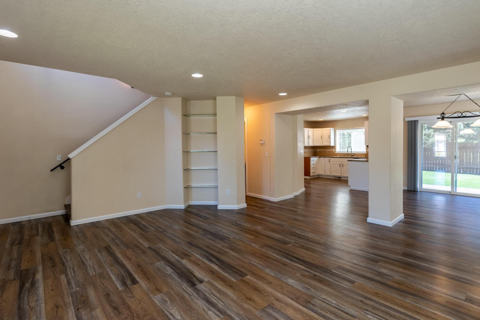 Photo of 3616 Hillcrest 6 of 47