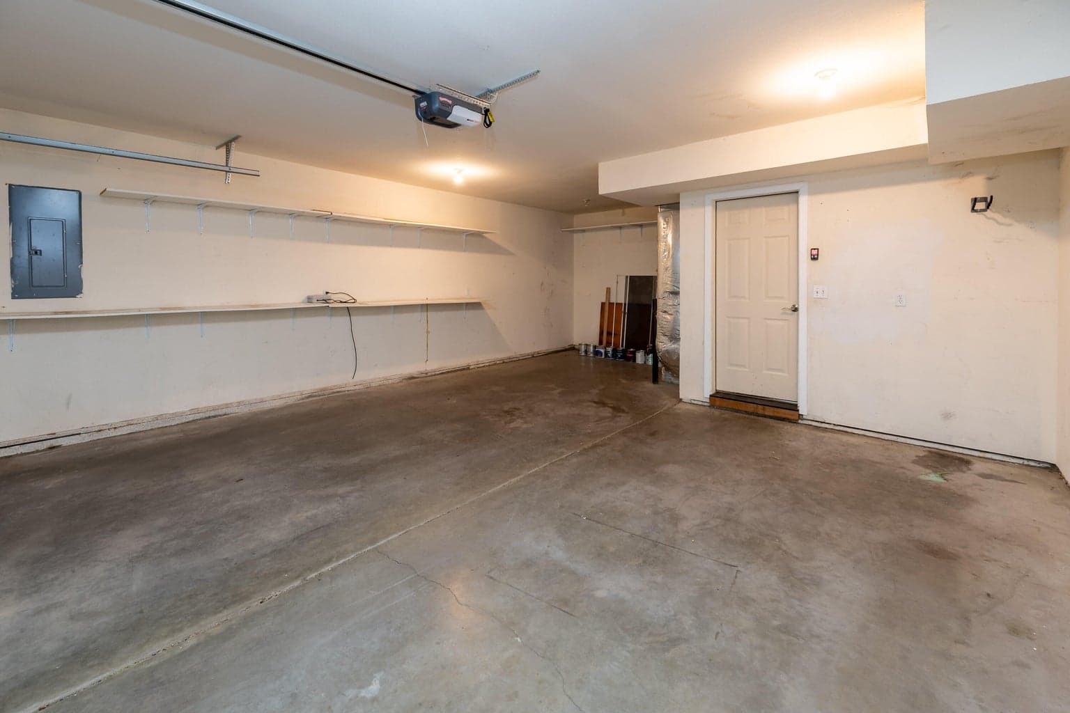 Photo of 3616 SW Hillcrest Drive 26 of 47