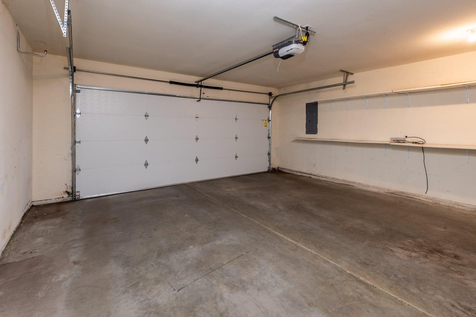 Photo of 3616 SW Hillcrest Drive 27 of 47