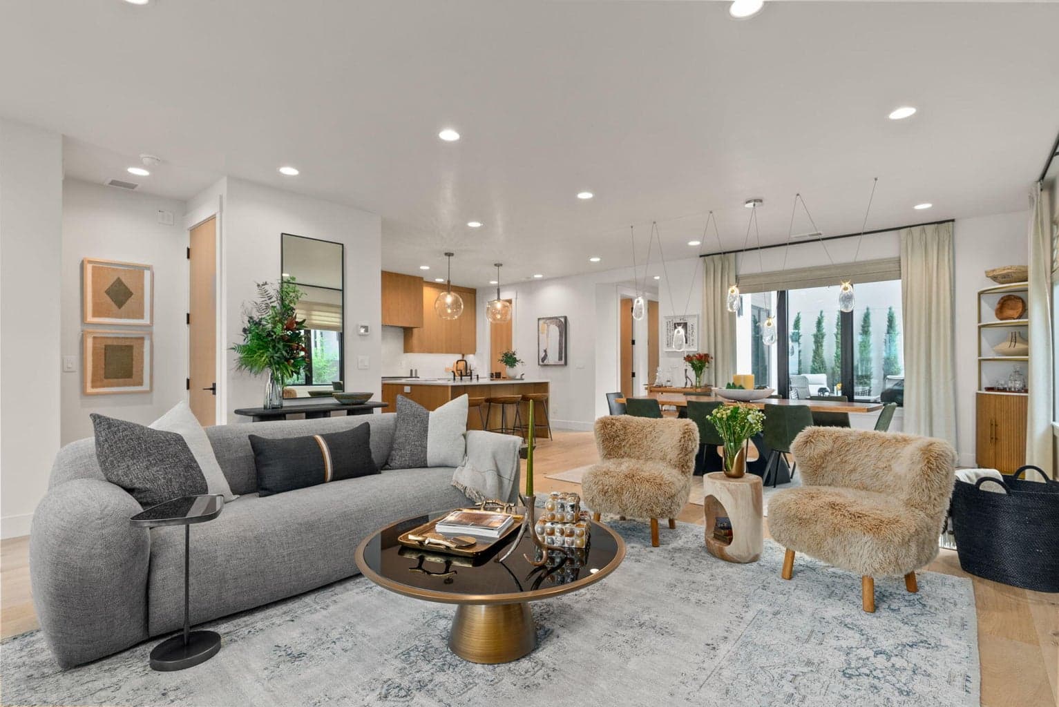 Photo of 1192 NW Skyline Ranch Road 13 of 68