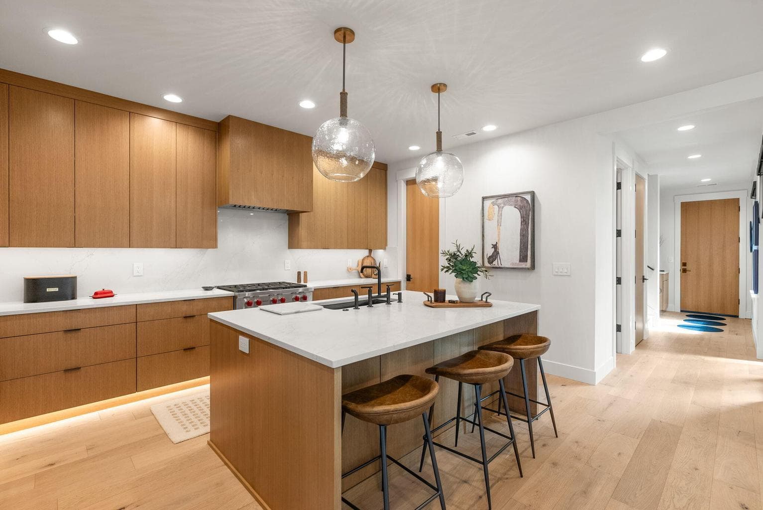 Photo of 1192 NW Skyline Ranch Road 15 of 68