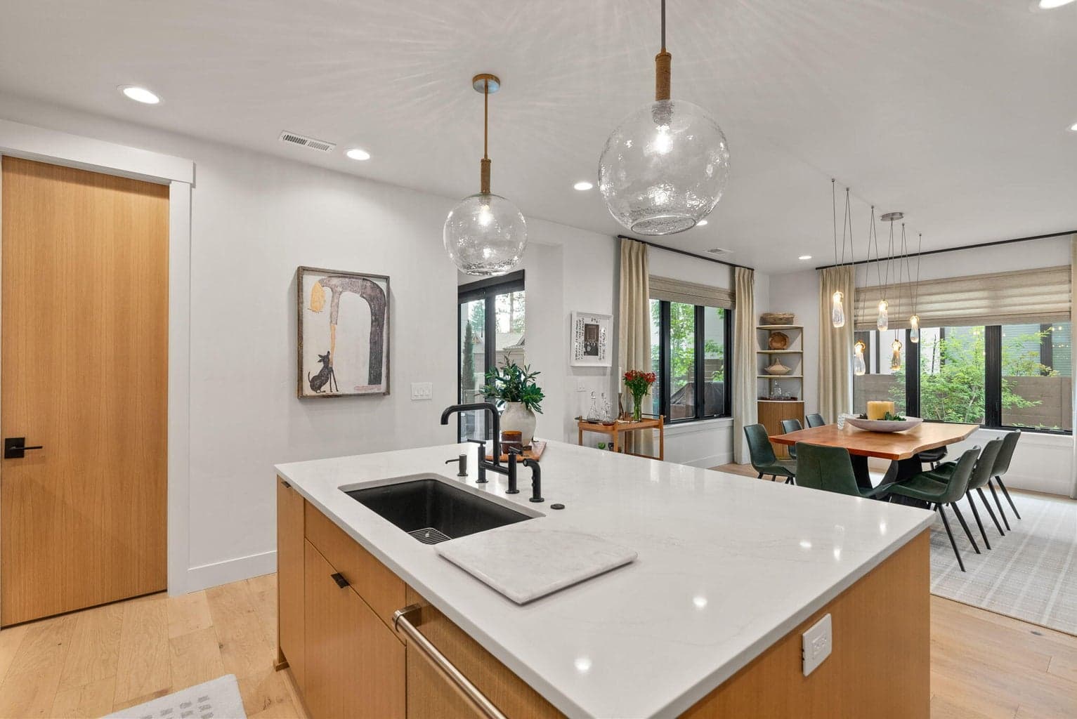Photo of 1192 NW Skyline Ranch Road 24 of 68