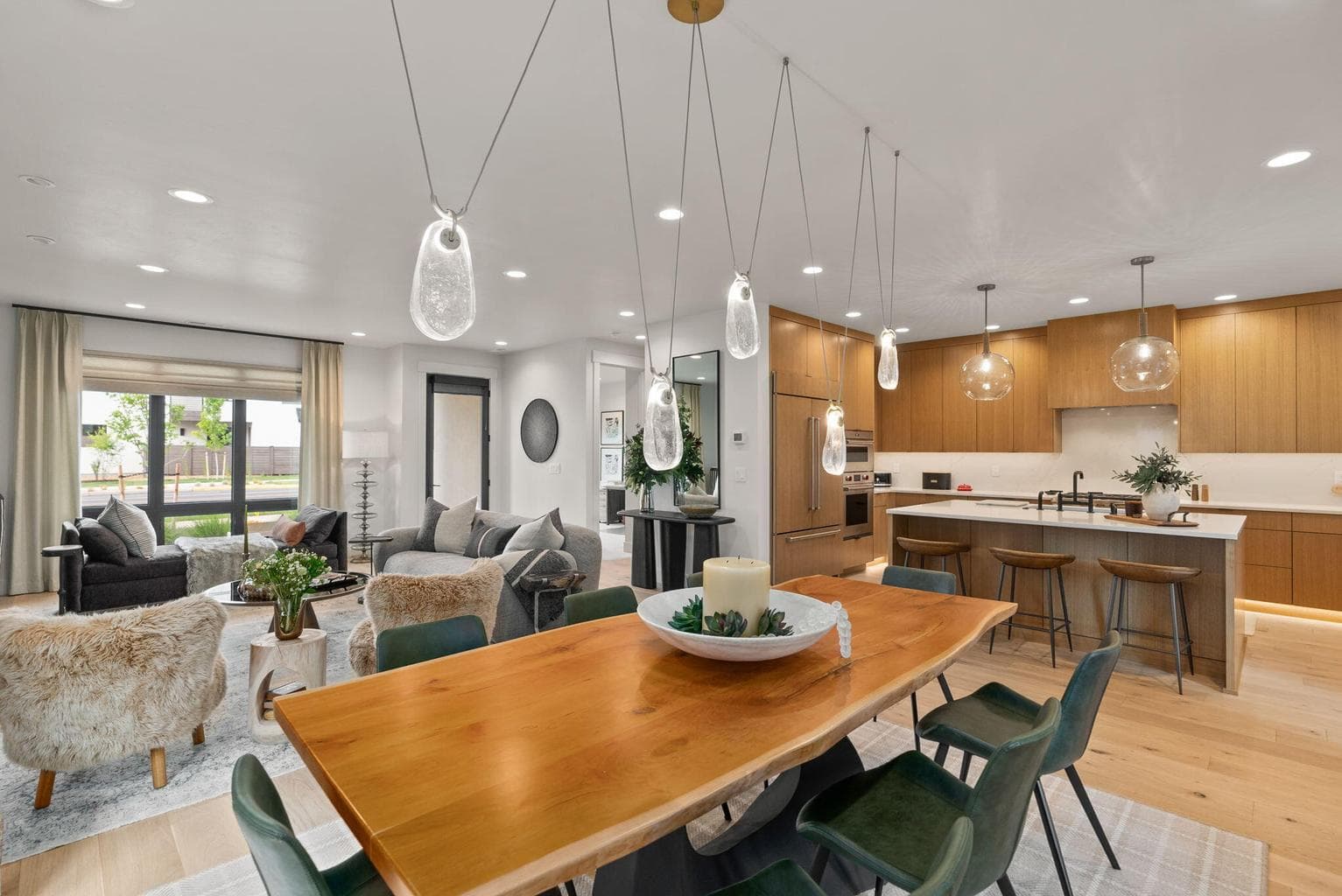 Photo of 1192 NW Skyline Ranch Road 26 of 68